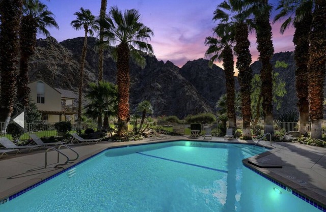 Serene Oasis Retreat Paradise in Prestigious Indian Wells! Check This Out!