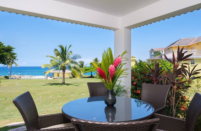 Serenity by the Sea-Ocean View 3 BR Sea Palms Jamaica
