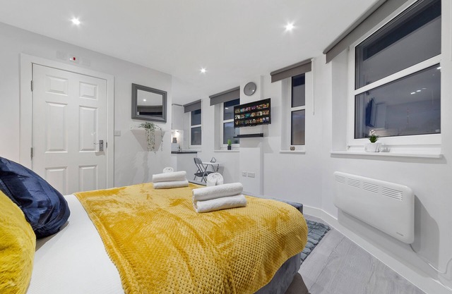 Serviced Ensuite Room Crystal Palace London Se20