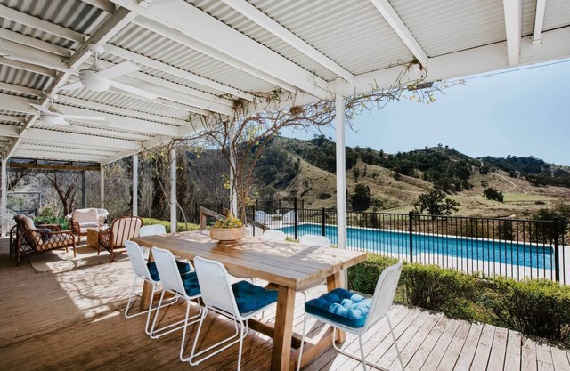Seven Tree Hill An Enchanting Family Homestead