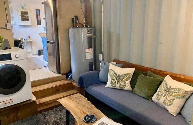 Shabby-chic Rustic-industrial shipping container fully equiped tiny home