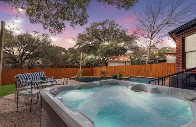 Shady Oak Pool House (San Antonio)