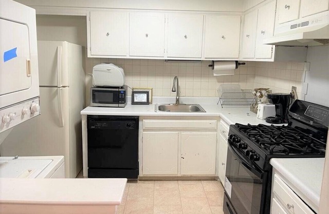 Shanghai 2900 - Vintage Oriental Style 2BR Apt w Parking near Airport