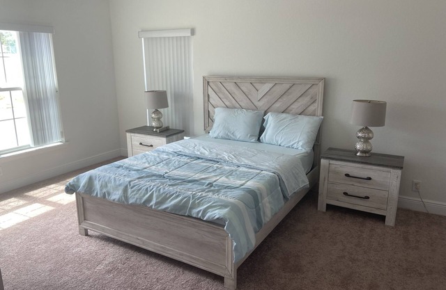 Shantiniketan I 11/2811/50 minute to Disney 2 miles to down town Tavares