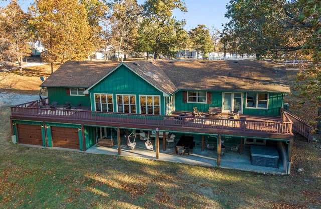 Shared Hot Tub, Pool & Dock: Lakefront Grove House