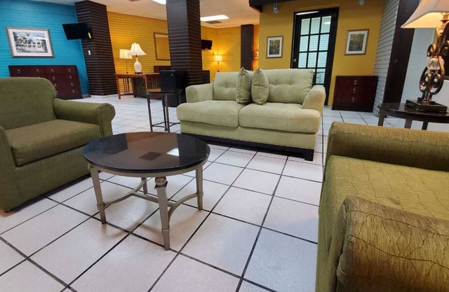 Shared Loft-King,Queen beds & 2 sofa beds sleeps 9