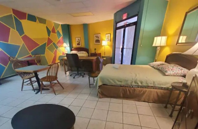 Shared Loft - Large better than Hostel Sleep 6