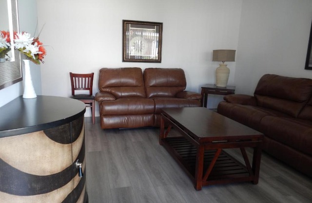 Shell Motel Hollywood