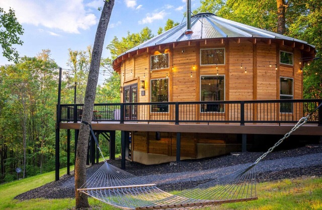 Shenandoah Yurt: Hot Tub~Wood Stove~WiFi~EVcharger