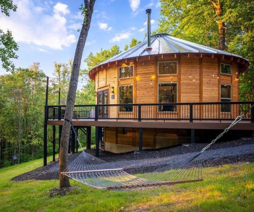 Shenandoah Yurt: Hot Tub~Wood Stove~WiFi~EVcharger