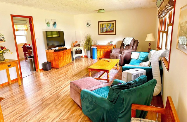 Sherburne Oasis — Great for Colgate events! Dog-friendly.