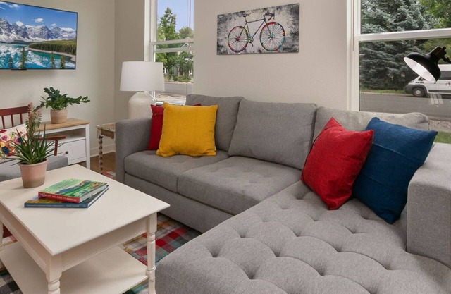 Sherwood Cottage - Steps from Old Town & Poudre River