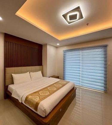 Sheryll Escapes - Angelic Premiere studio with balcony WiFi & Housekeeping