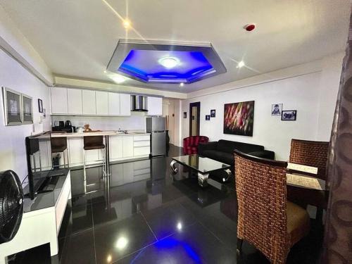 Sheryll Escapes - Kandi luxury 1BR, housekeeping & Netflix!