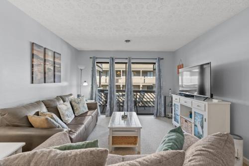 Ship Watch Pointe I A222 - 2nd Row - Shore Drive Section