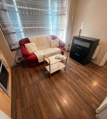 Shirley Guest Flat 1