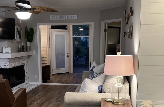 Short Term or Long Term…you will love this condo 🤩