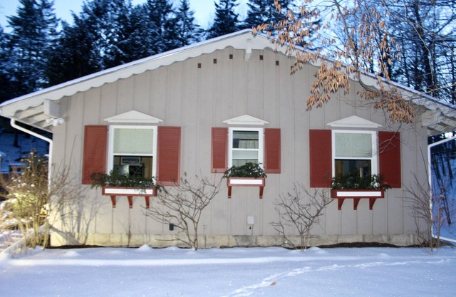 Short walk to Main Street Lake Placid, Private Mirror Lake beach access