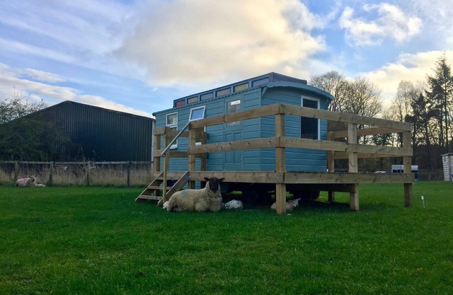 Showman's Hut @ Westcote