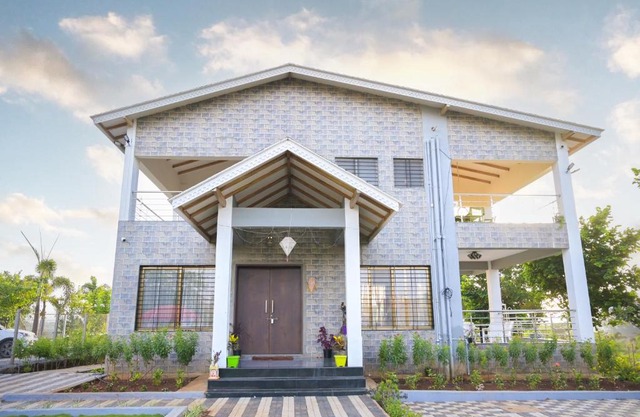 SIA Farmhouse