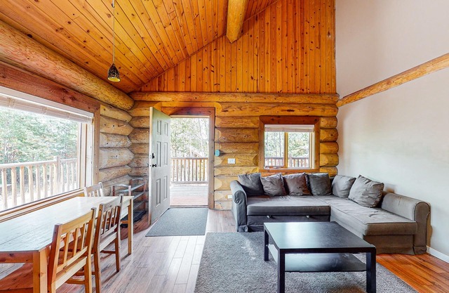 Side-by-side cabins with decks, 2 full kitchens, and free internet