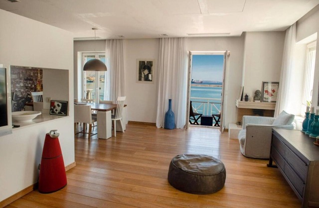 Sideratos Sea View City Apartment