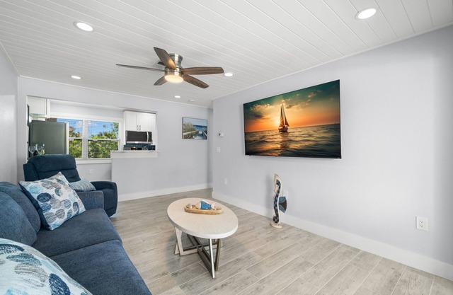 Siesta Key Waterfront Condo, Beachfront, Pool, Sunset View