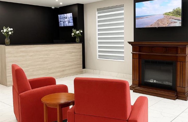 Signature Stay Inn & Suites - Downtown Hamilton