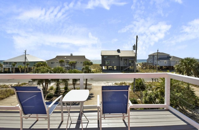 Silver Dolphin-Gulf View home across from beach