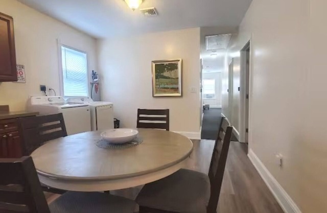 Simple and Relaxing Urban Condo Near Everything