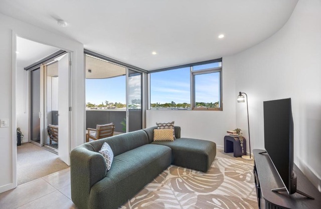Sinclair Apartments - Free Secure Parking
