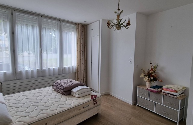 Single-storey apartment facing a green area, very well equipped