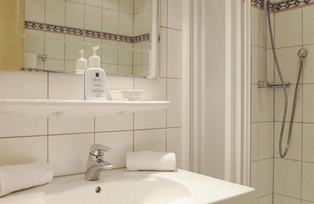 Single room, shower/WC, standard - Hotel zur Post