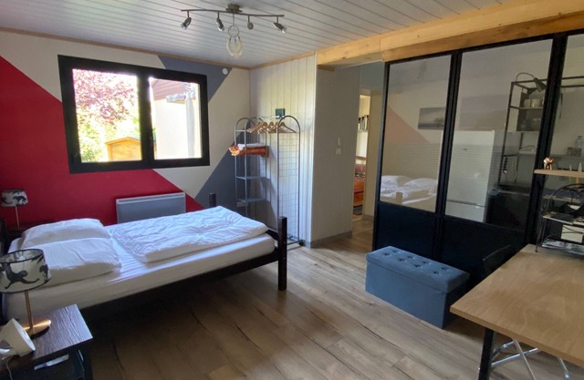 Single-storey, bucolic T 2 in the Combrailles region of Puy-de-Dôme.