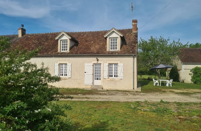 Single-story house in Berry with parking, linens and cleaning included