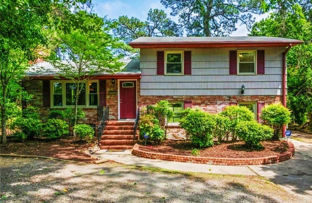 Sitting on the Dock of the Bay, 4-bedroom house in Hampton with Pier & Firepit