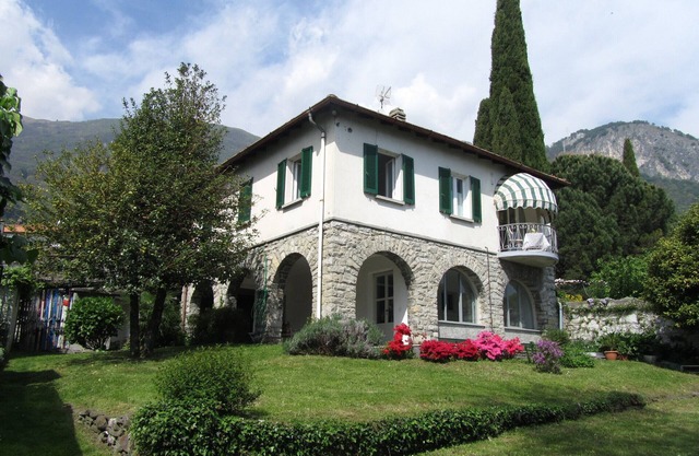 Situated in a beautiful & relaxing place on Lake Como,. Perfect family of 4.