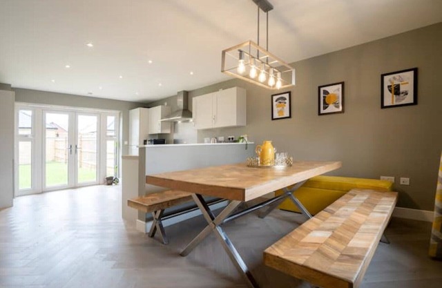 Six Bedroom Detached House Super Close to Bicester Outlet