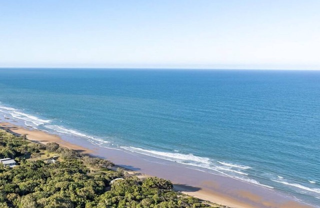 Sixteen Starfish - 3 BR - Walk to Beach