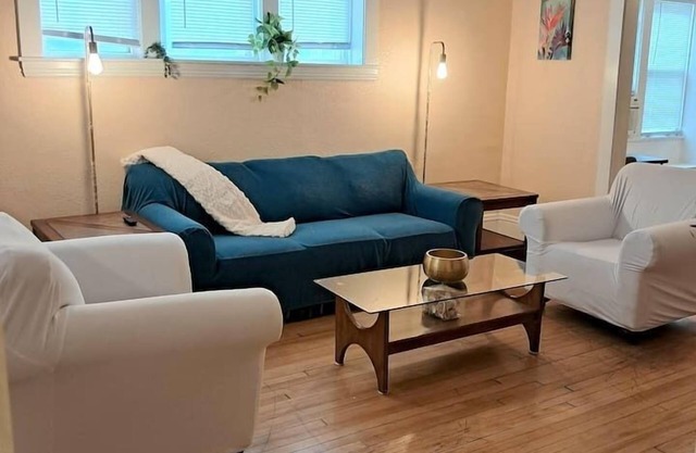Siyeh Sage Flat DT Minneapolis