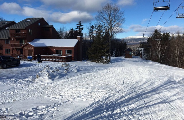 Ski In Ski Out Family Friendly Sugarloaf Condo @ Snubber Trail Mid Station on Mt