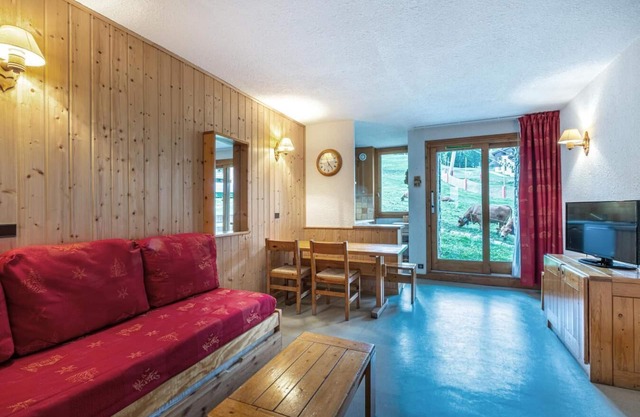 Ski-in/ski-out & foot of the slopes, 1st floor, view ski slopes, terrace, tv, ski locker, 33m²