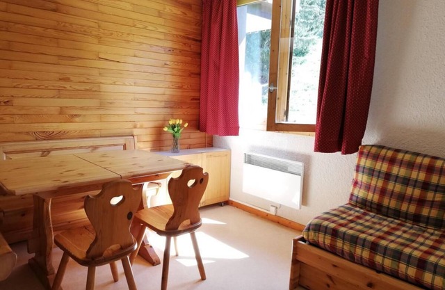 Ski-in/ski-out & foot of the slopes, 2nd floor, view mountain, balcony, tv, ski locker, 32m²