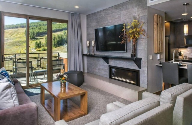 Ski In/Ski Out Luxury at Breckenridge Grand Colorado on Peak 8