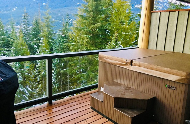 Ski-In/Ski-Out -Private Hottub-Townhouse