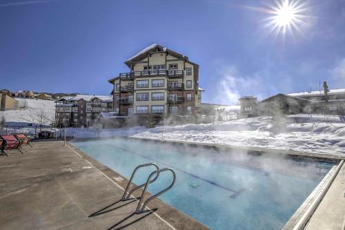 Ski-InandSki-Out Access Mtn-View Granby Condo!