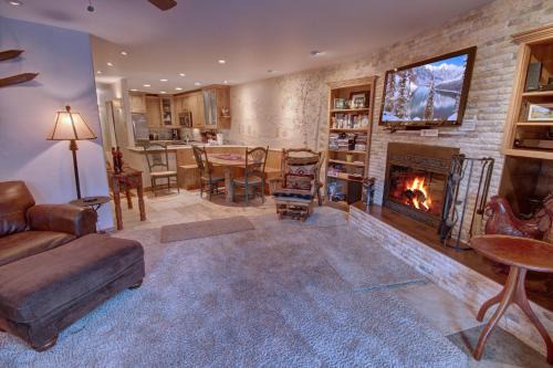 Ski Run 501 by SummitCove Lodging