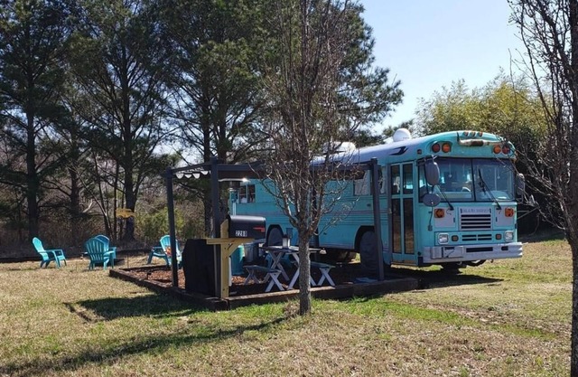 Skoolie Glamping