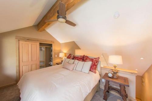 Sky Is The Limit Centrally Located For Big Sky Fun