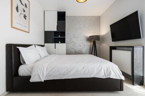 Skylark - Melbourne Penthouse with Jacuzzi & View